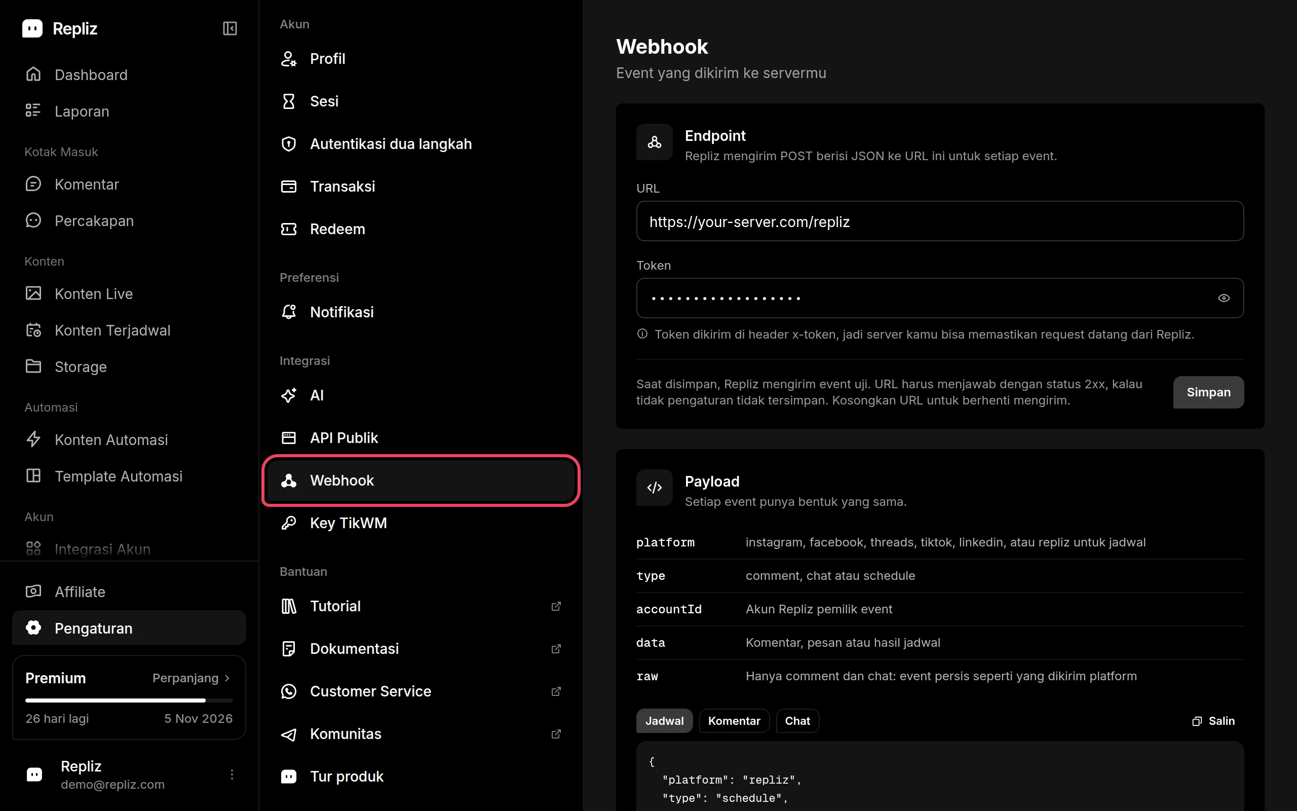 Halaman Webhook di Pengaturan, dengan menu Webhook disorot
