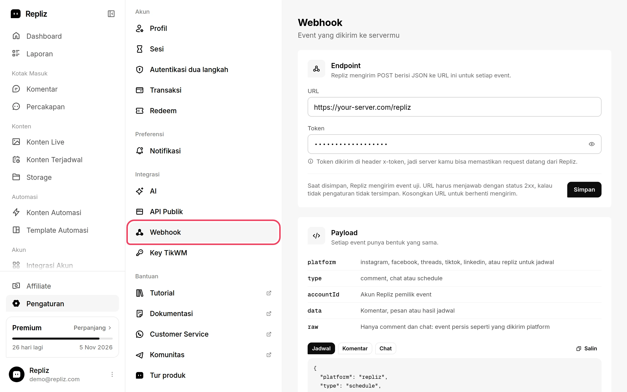 Halaman Webhook di Pengaturan, dengan menu Webhook disorot